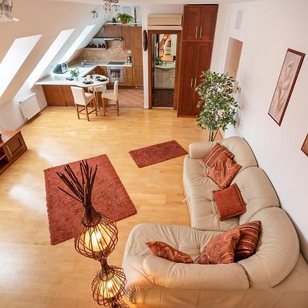 Beautiful Apartment With Ac Budapest Exterior photo