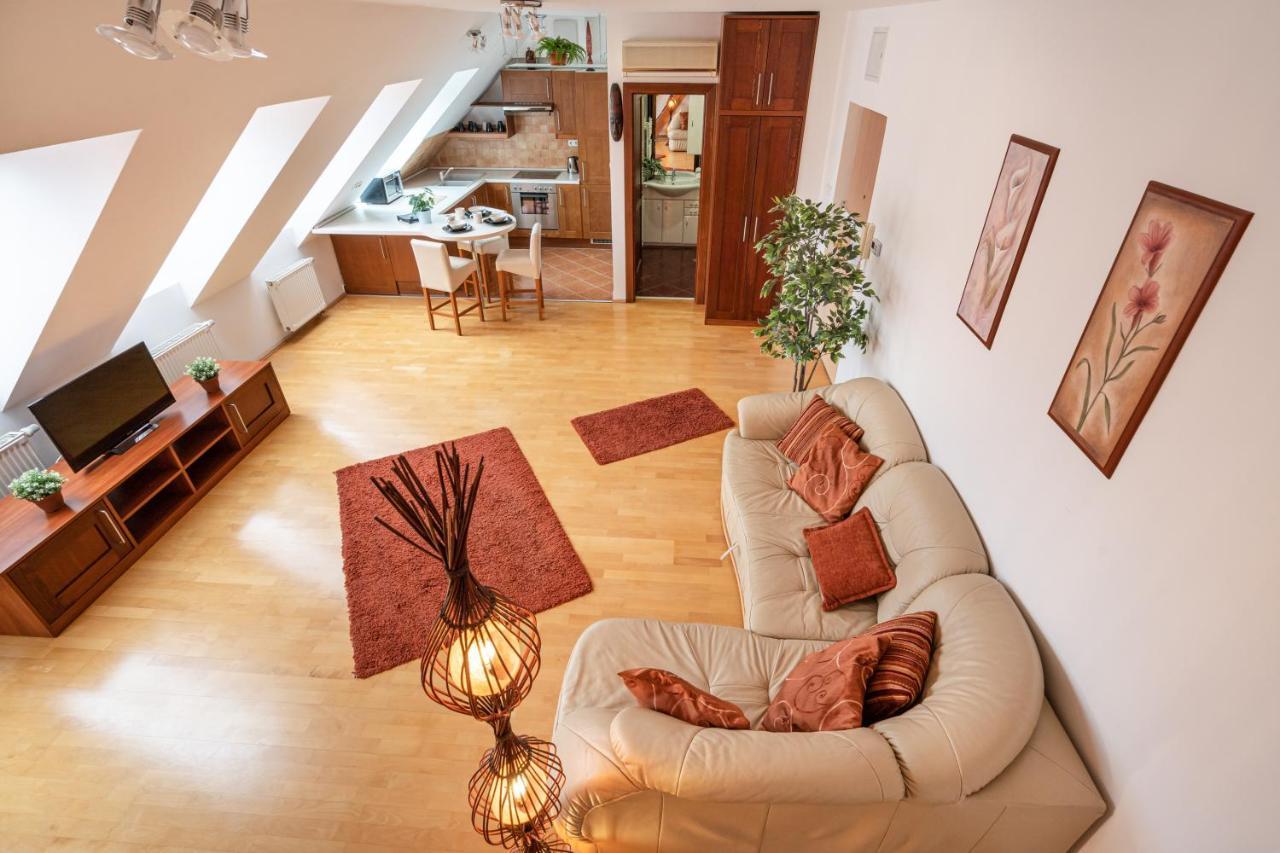 Beautiful Apartment With Ac Budapest Exterior photo